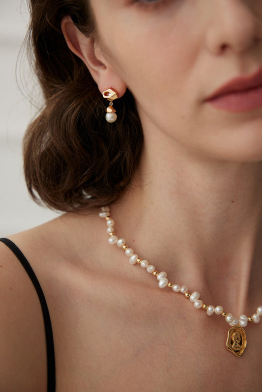 Queen's Head Pearl Necklace